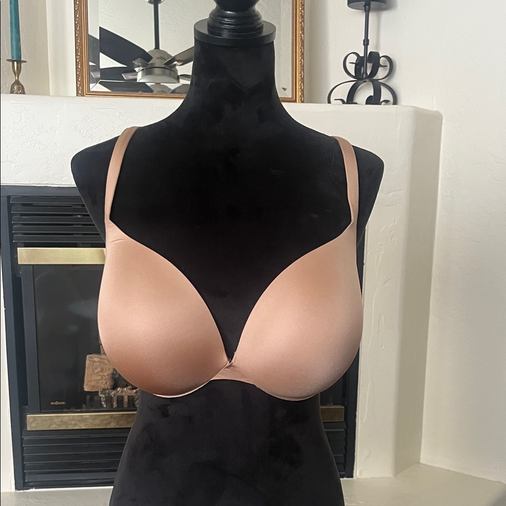 SKIMS Nude Seamless Bra